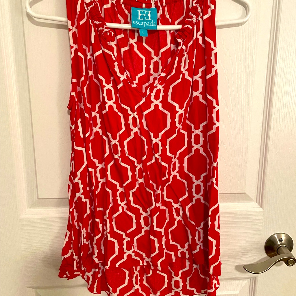 Escapada Split Neck Top
